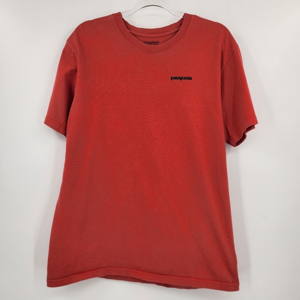 Patagonia Mens P-6 Logo Responsibili-Tee Size Large Amanita Red Short Sleeve